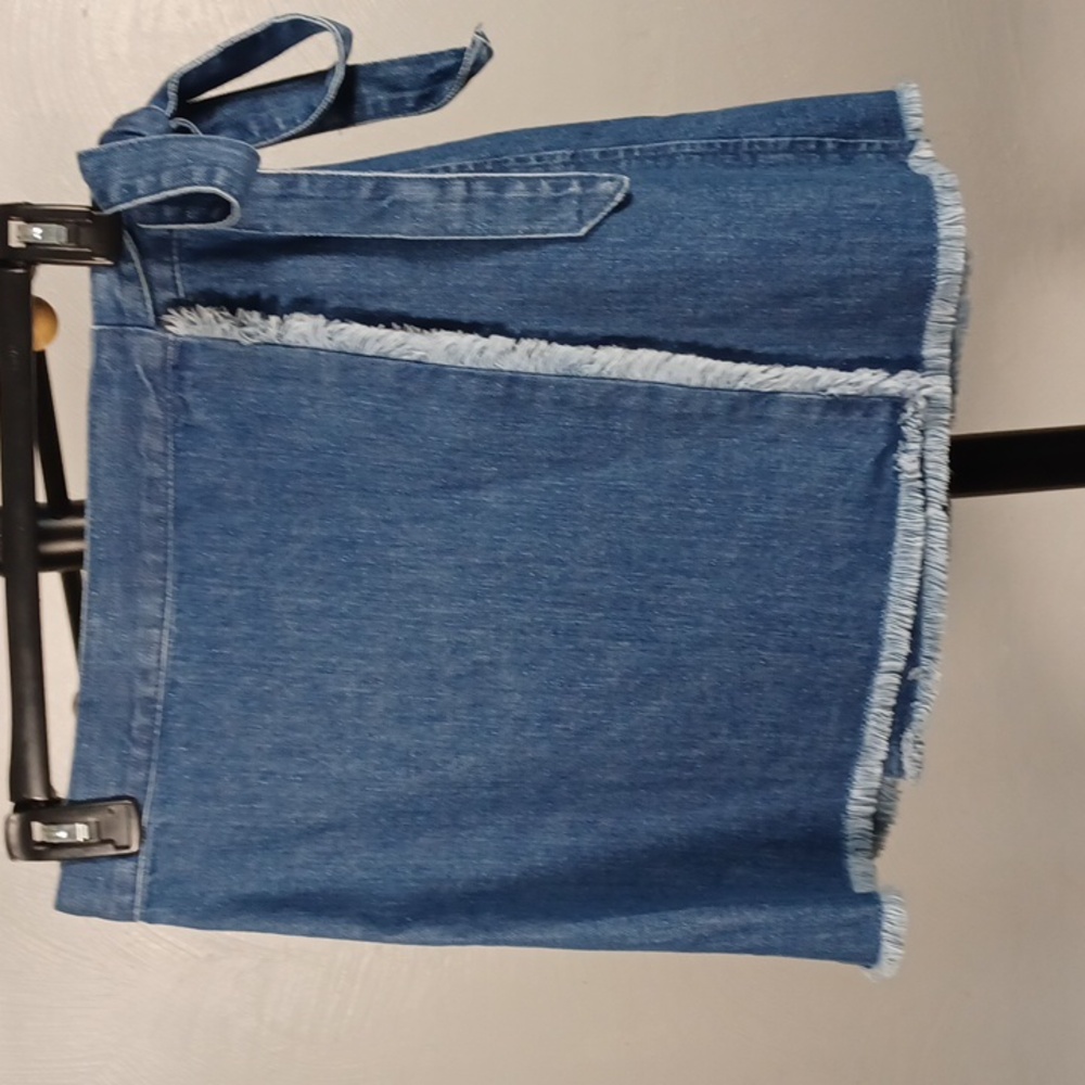 Madewell Medium Wash Denim Wrap Skirt with Fray Hem Size 2